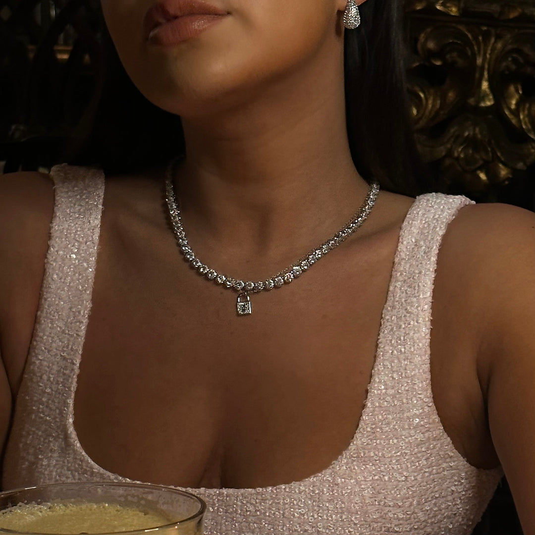 LARA LOCK NECKLACE - SILVER